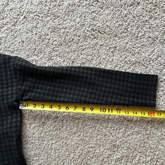 Tahari Green and Black Houndstooth Mock Turtleneck Sweater Size L - Picture 8 of 8